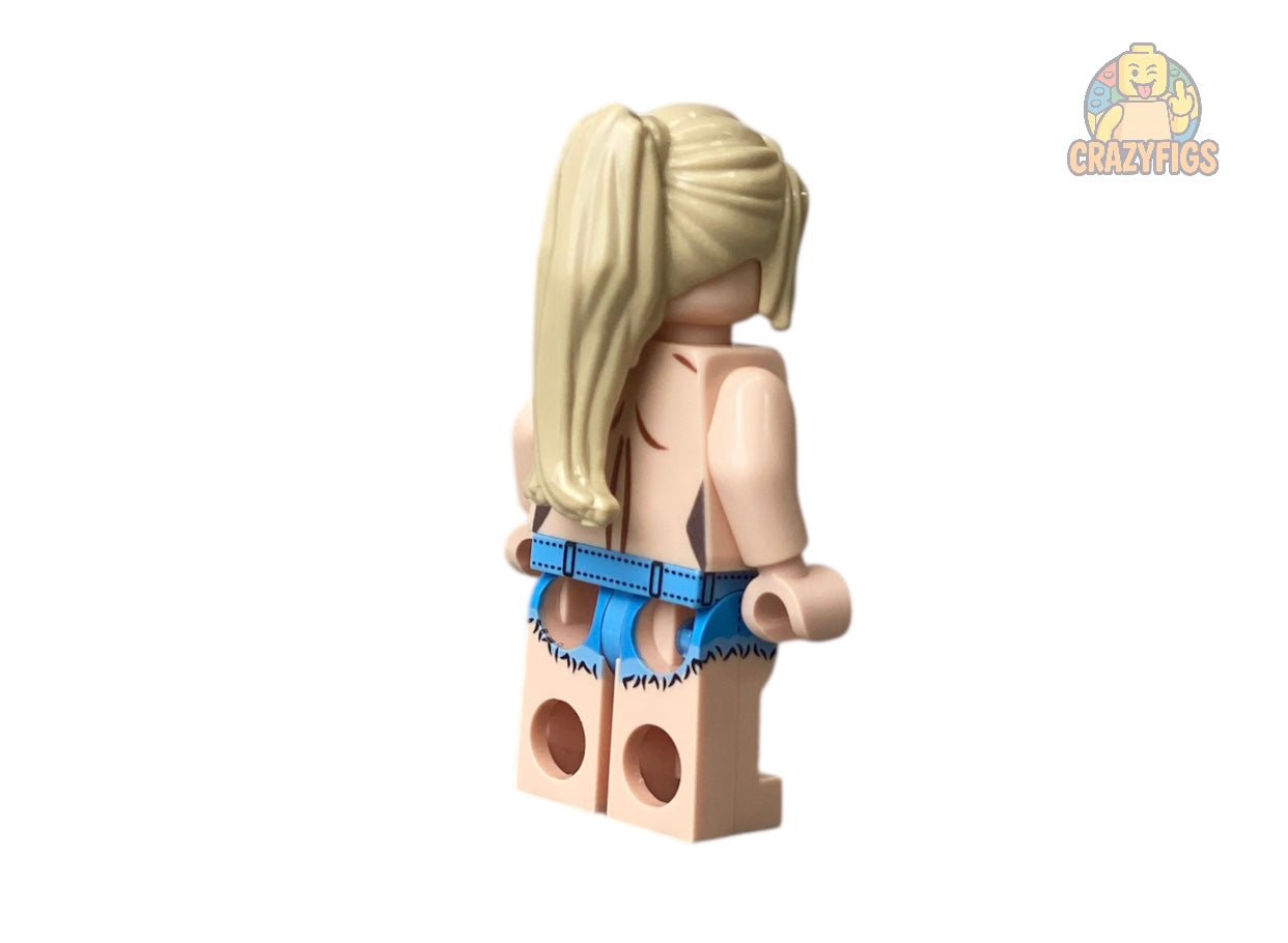 Nackte Bausteinfigur mit Brüsten & Hotpants