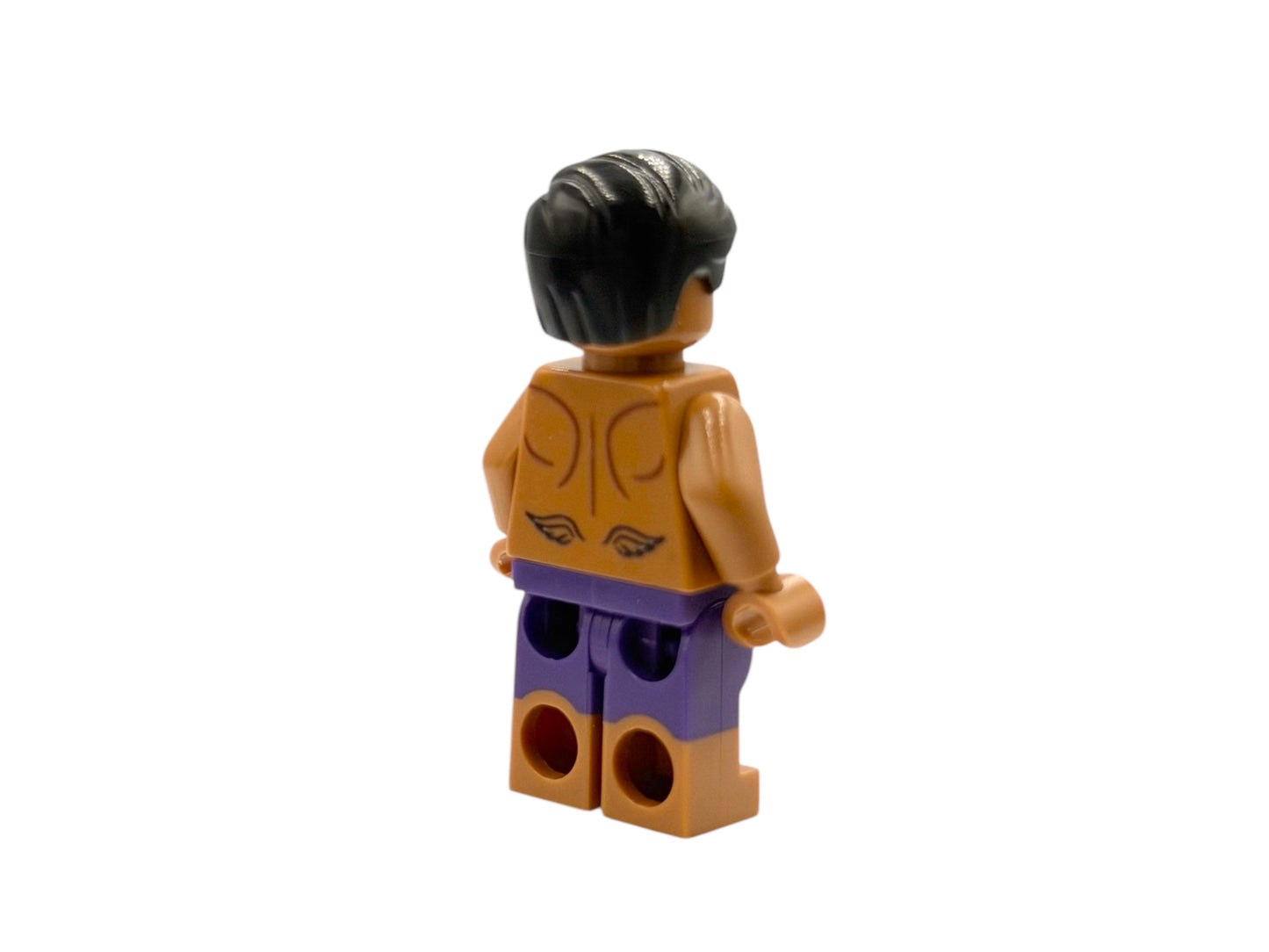 Nackte Bausteinfigur in Shorts - medium nougat