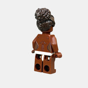 Nackte Bausteinfigur mit Brüsten - brown